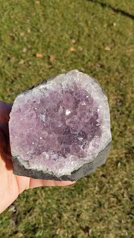 Cut Base Amethyst 1050g